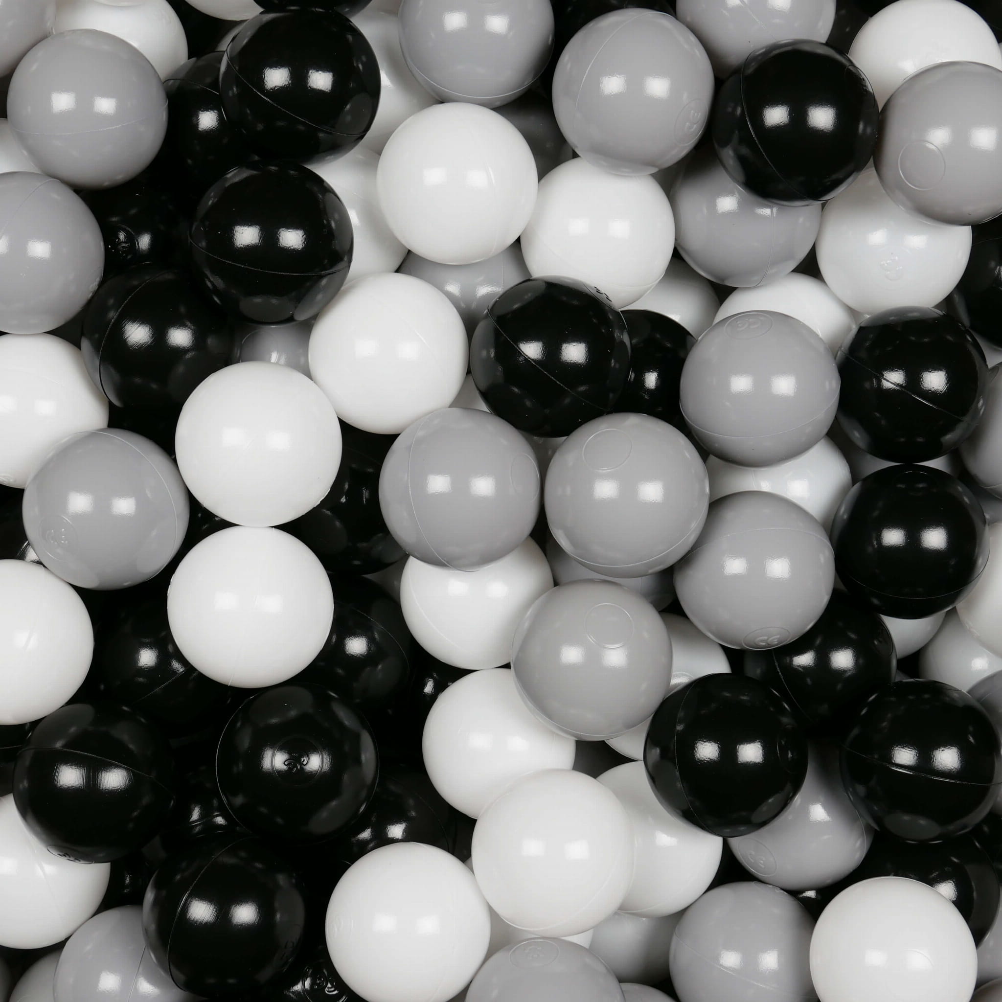 Piłeczki do suchego basenu Ø 7 cm – 200 szt. – białe, czarne, szare