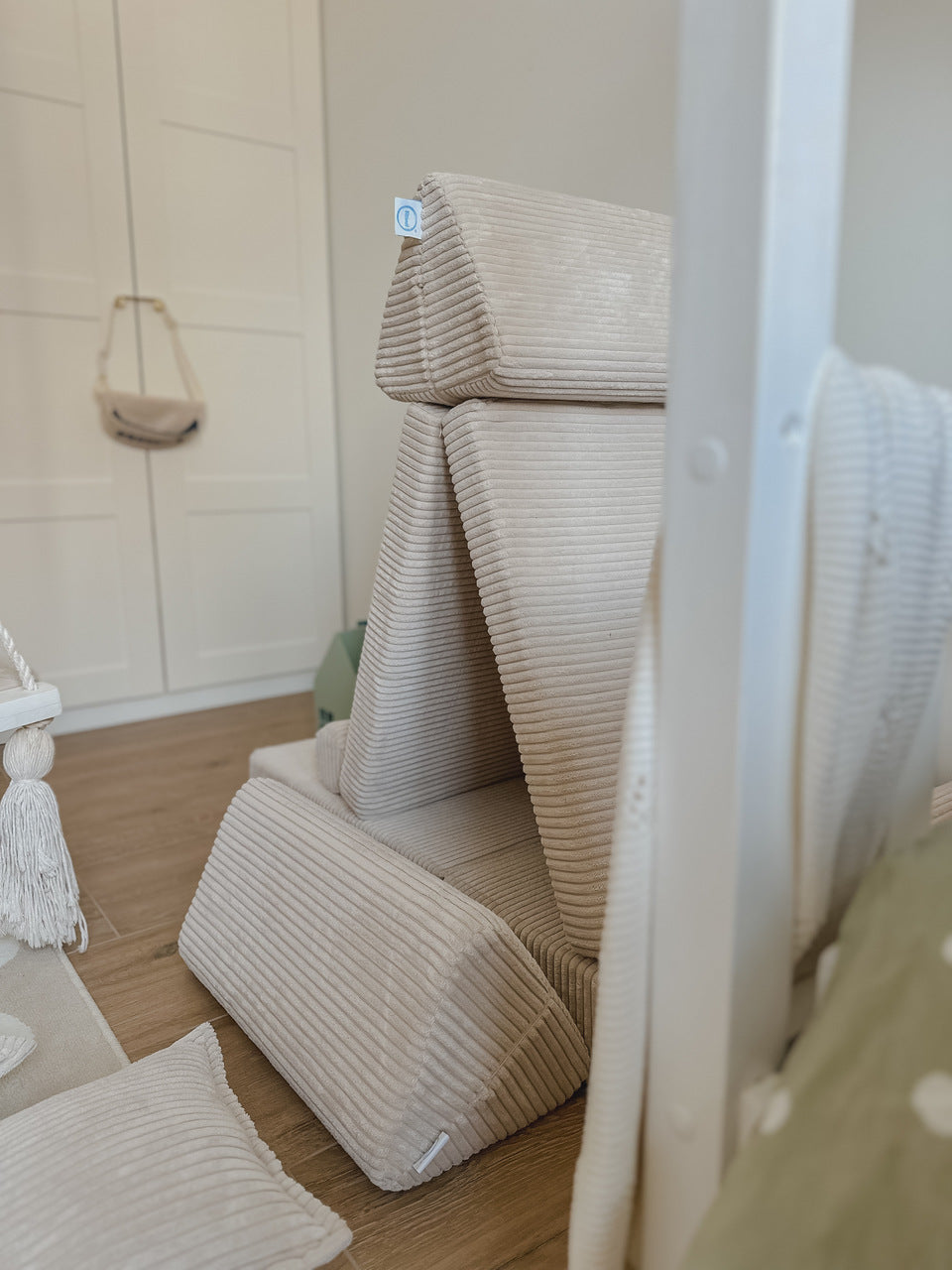 Mini Sofa do zabawy Montessori Comfort Sztruks