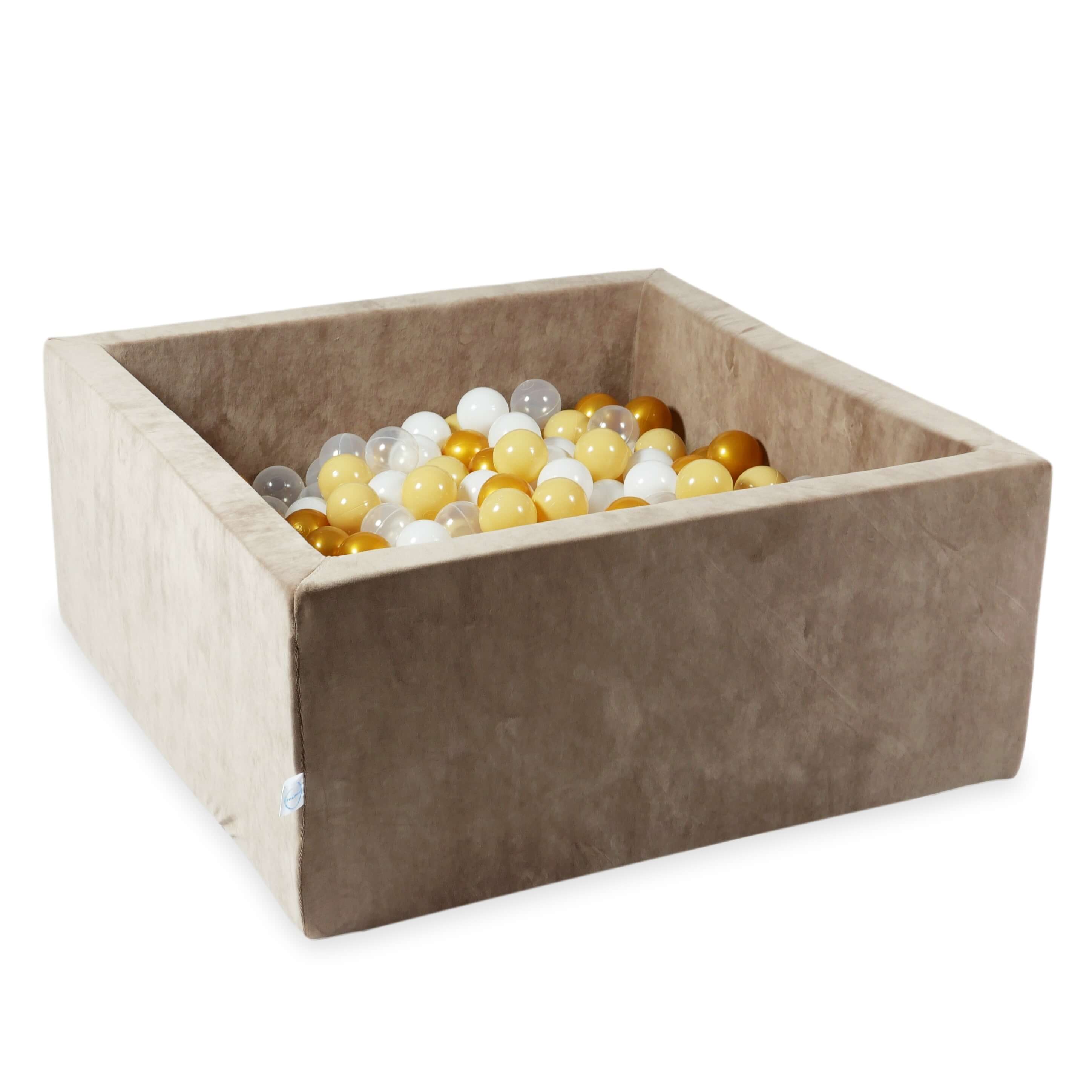 Mimii Bällebad aus Velvet Soft in Braun – quadratisch, 90 × 90 × 40 cm, mit 400 Bällen